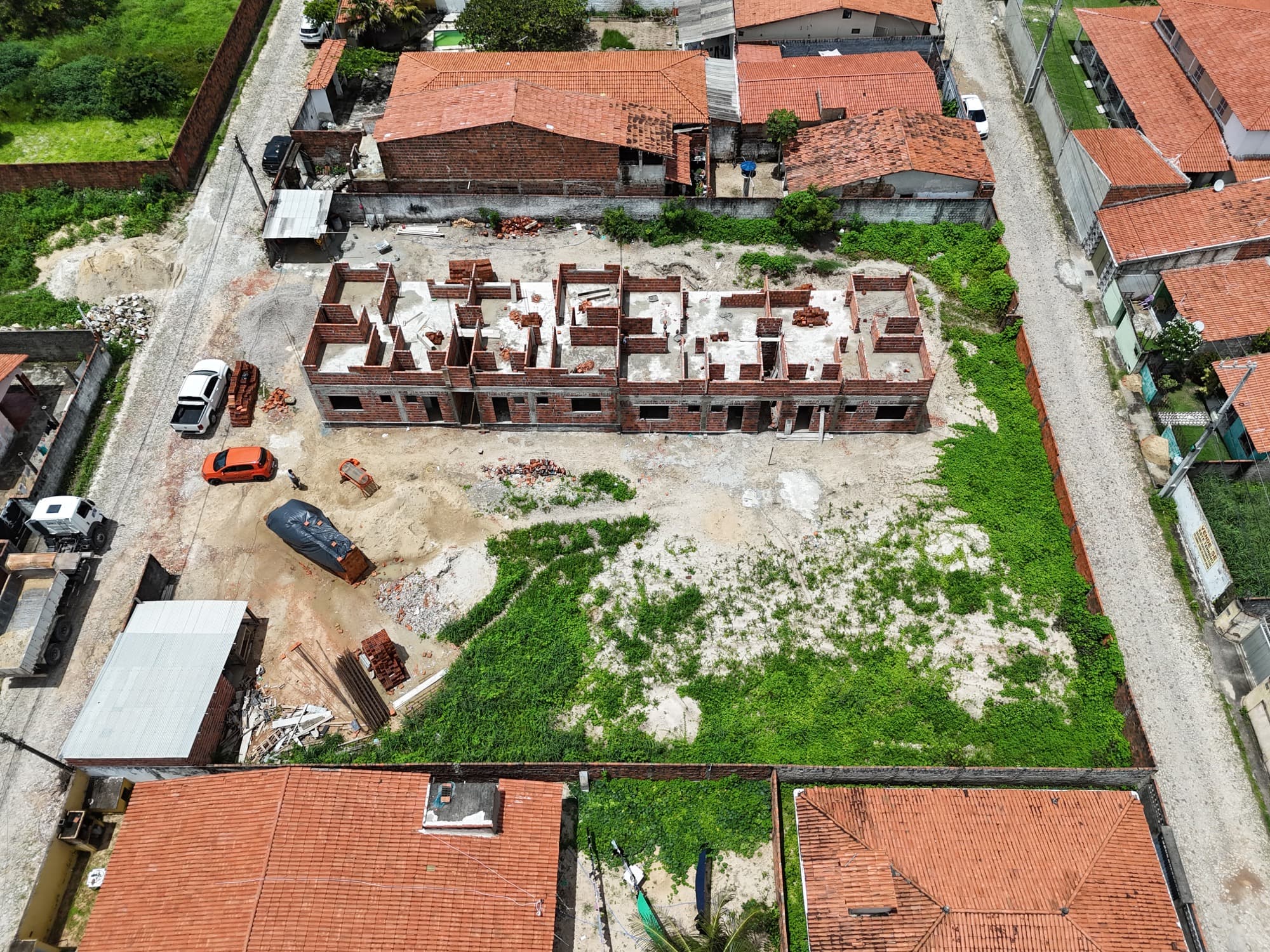 Aerial view of DunaMar 2 in early construction.